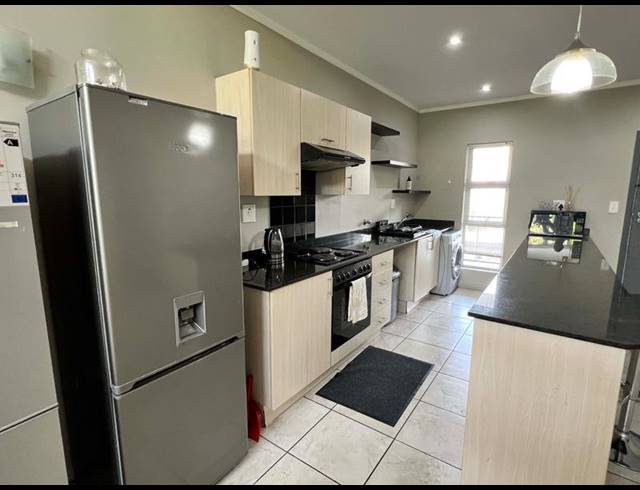 2 BEDROOM PROPERTY TO RENT IN HURLINGHAM MANOR